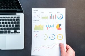 Jak skonfigurować i wdrożyć Google Analytics 4? Poradnik GA4