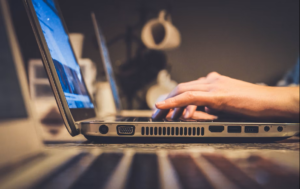 Buzz marketing, czyli wszystko co powinieneś wiedzieć o marketingu szeptanym